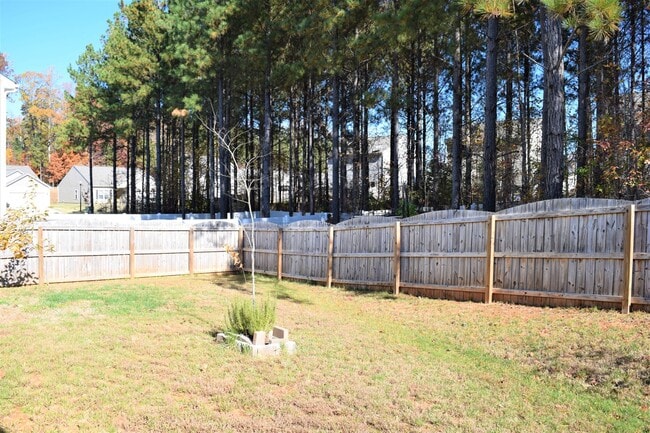 Foto del edificio - Beautiful Ranch Home - FENCED Yard - 2 car garage