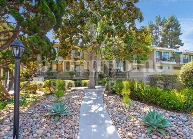 Building Photo - 2507 Navarra Dr
