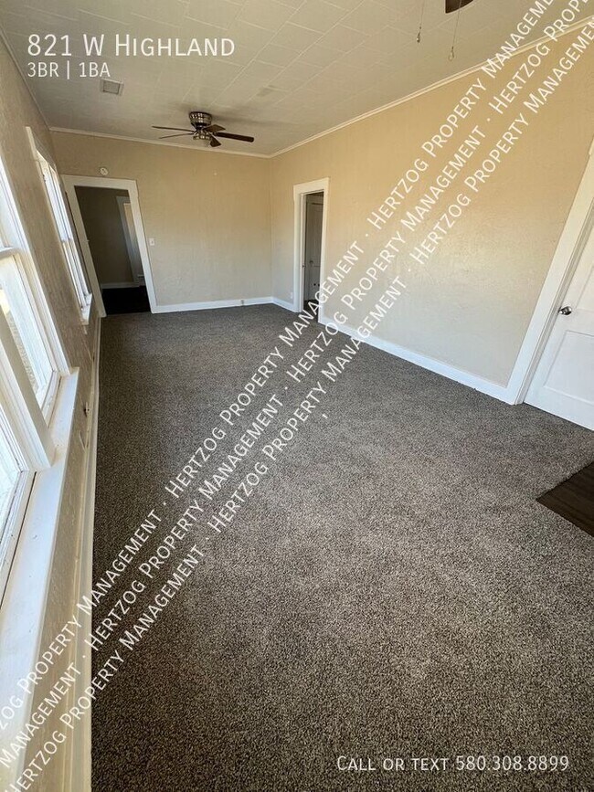 Building Photo - 821 W Highland-