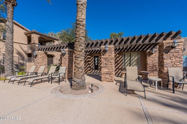 Foto del edificio - 2155 N Grace Blvd