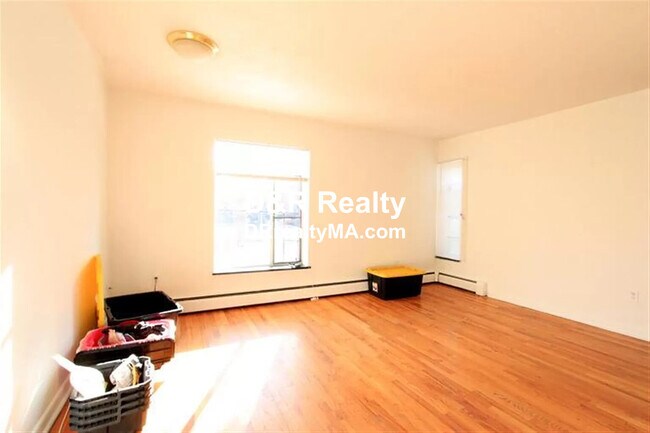 Foto del edificio - 524 Putnam Ave