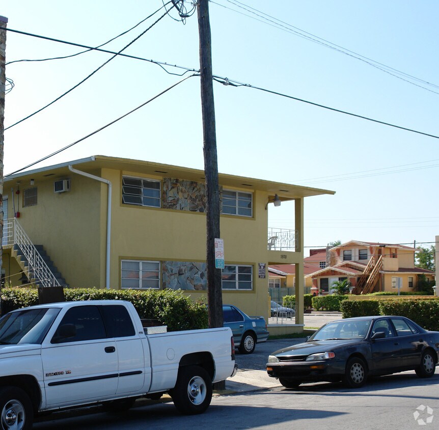 Building Photo - 1570 NW 3rd St