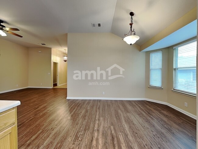 Foto del edificio - 136 Goddard