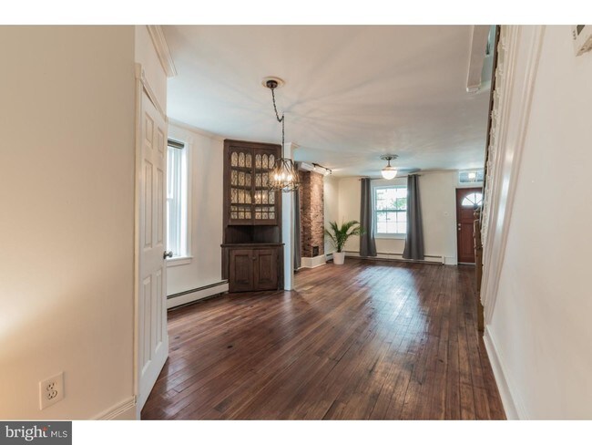 Building Photo - 247 3rd Ave