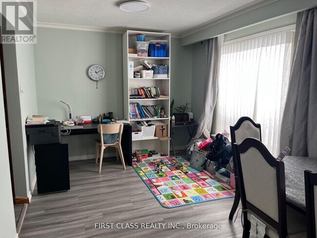 Photo du bâtiment - 14 Pringle Ave