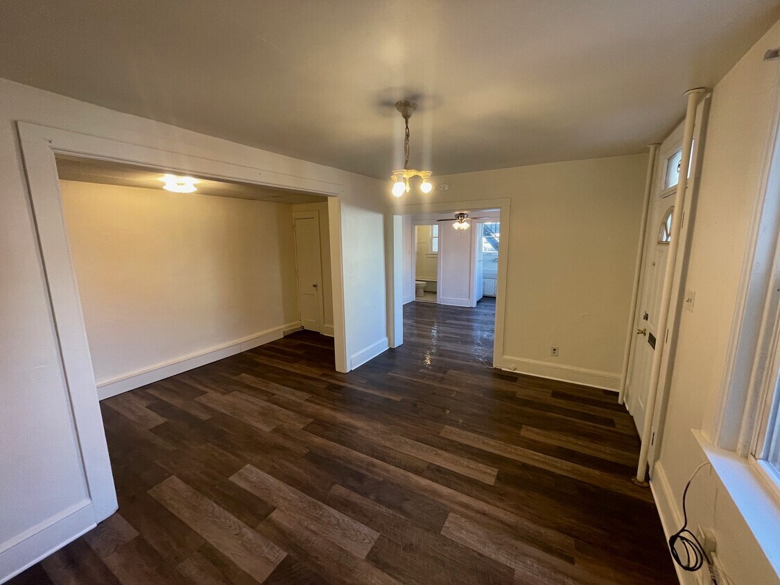 Foto principal - 501 W Market St