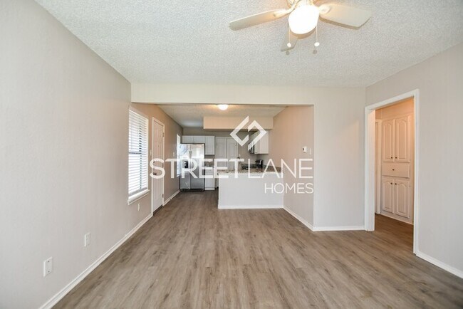 Building Photo - Charming 2 Bedroom Home in Grand Prairie, ...