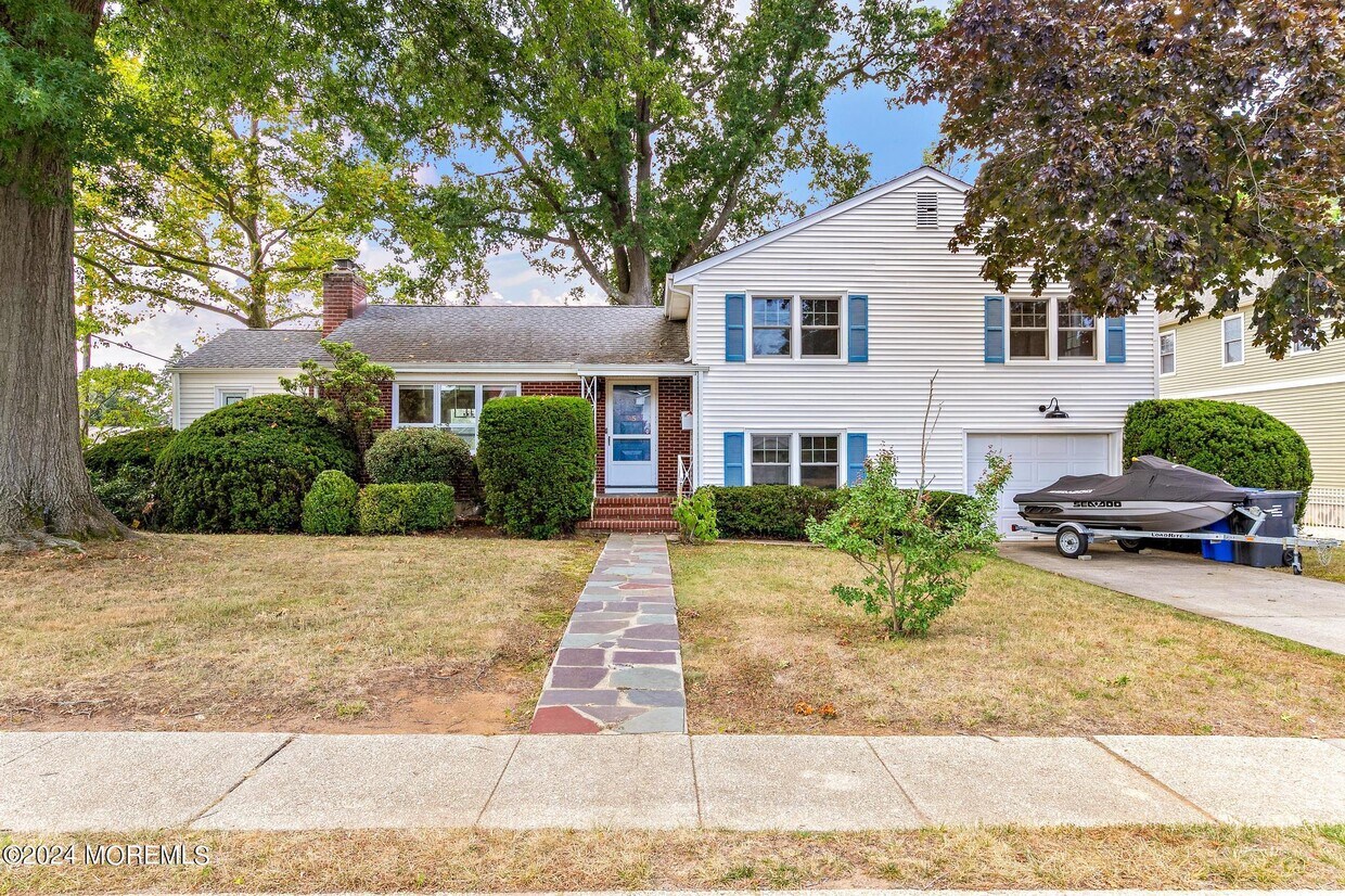 Primary Photo - 65 Parker Ave