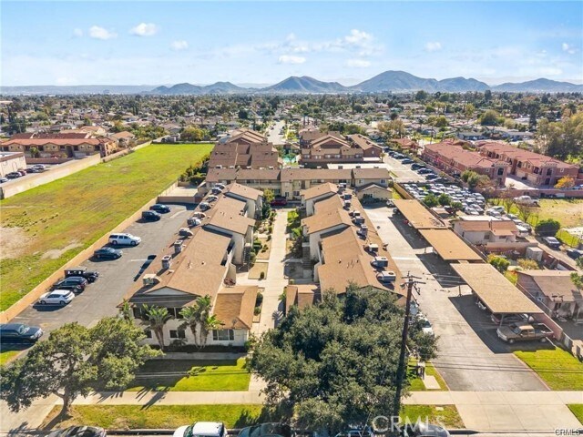 Foto del edificio - 17425 Arrow Blvd