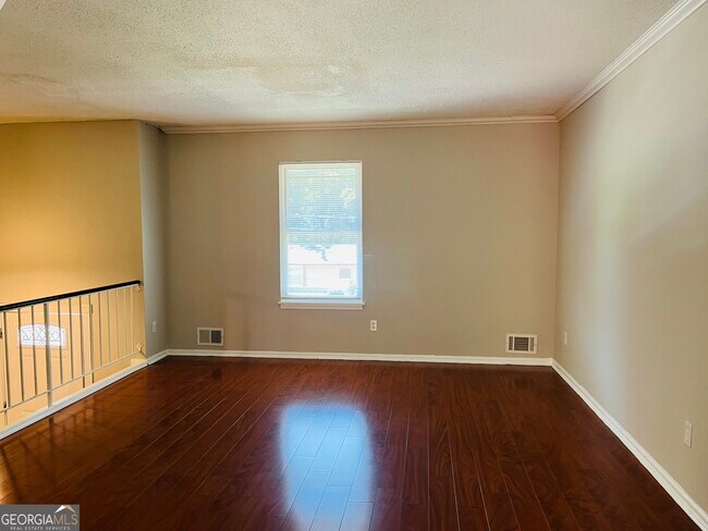 Foto del edificio - 7220 Connell Rd