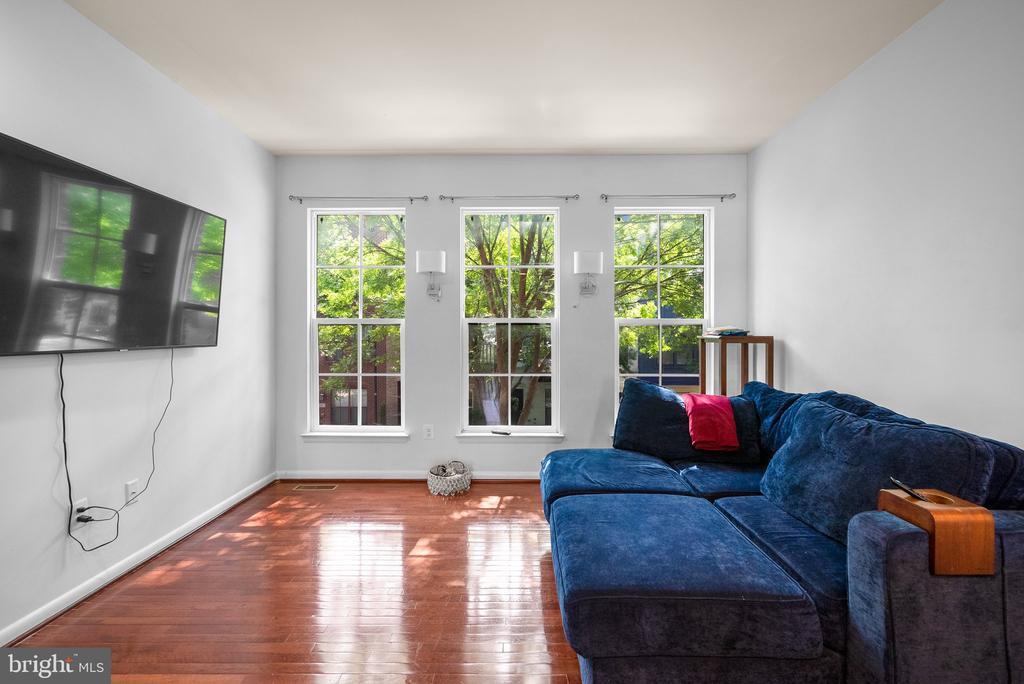 Foto principal - 5736 45th Ave