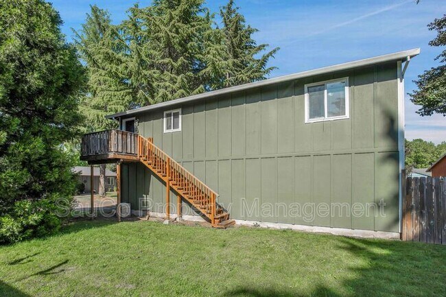 Building Photo - 2423 NW 3rd Ave