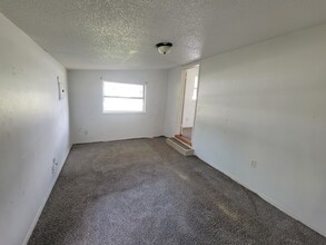 Building Photo - 702 22nd St