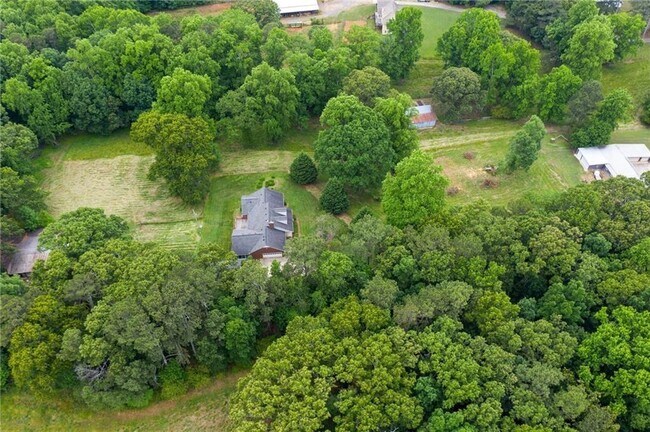 Building Photo - 8468 Majors Rd