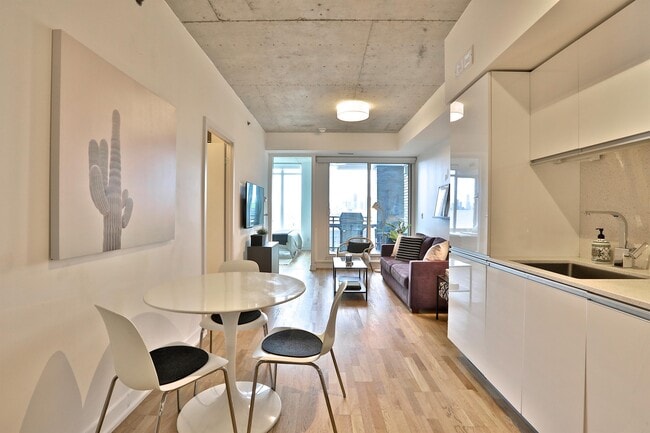 Building Photo - 20 Minowan Miikan Ln