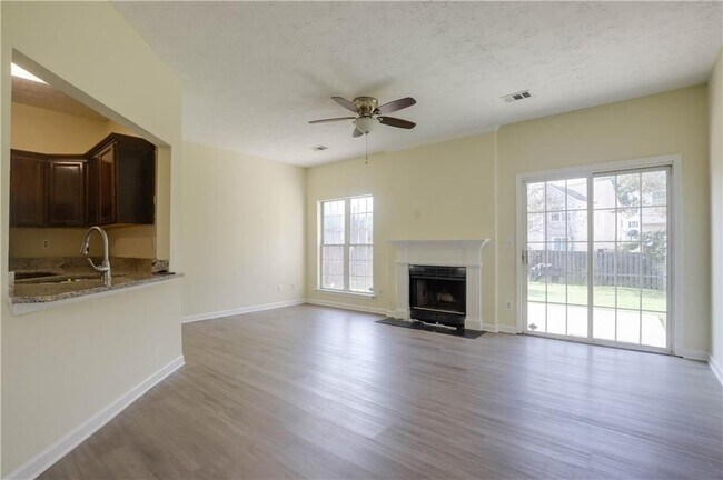 Foto del edificio - 4033 Oak Glenn Dr