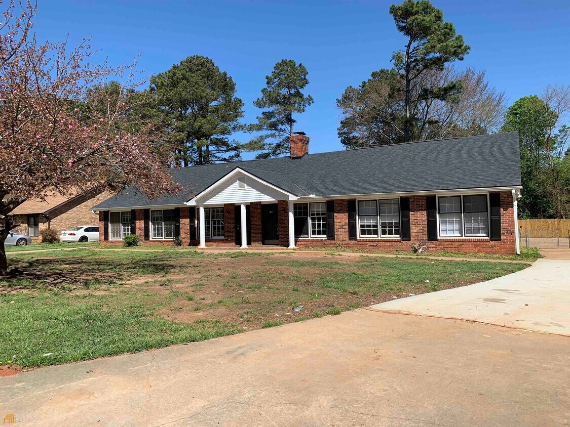 2120 Fairway Ct SE, Conyers, GA 30013 Townhome Rentals in Conyers GA