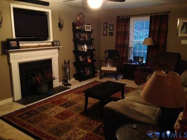 Foto del edificio - 1935 E Old Mountain Rd