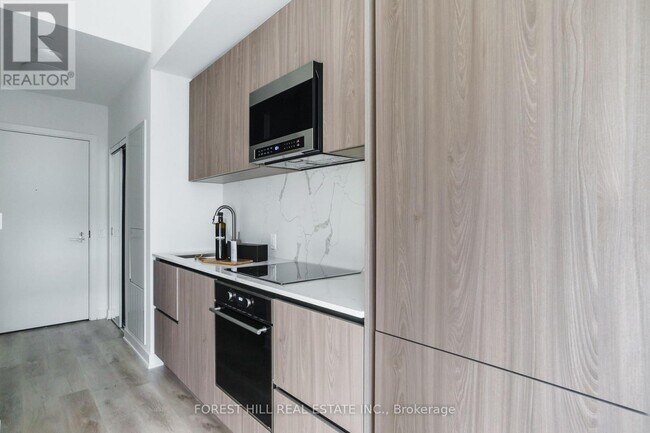 Photo du bâtiment - 110 Broadway Ave