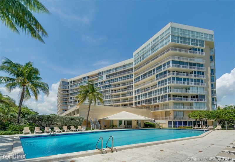 Foto principal - 3 br, 2 bath Condo - 600 Grapetree Dr