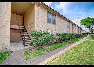 Building Photo - 9213 Imogene St