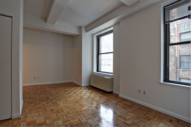 Primary Photo - 75 West St