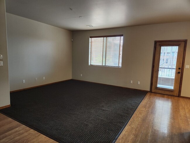 Building Photo - 200 E Malibu Dr