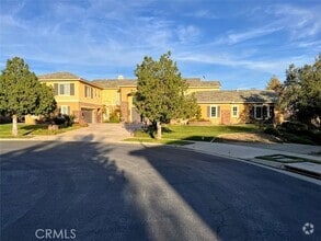 Building Photo - 1583 Twin Oaks Cir
