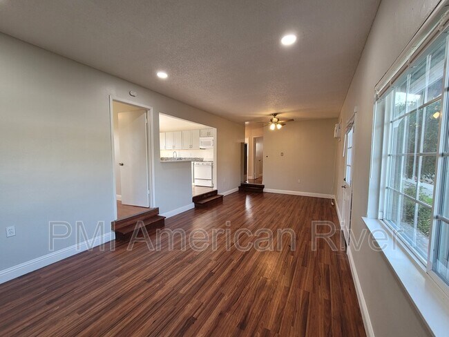 Building Photo - 1002 Circuit Dr