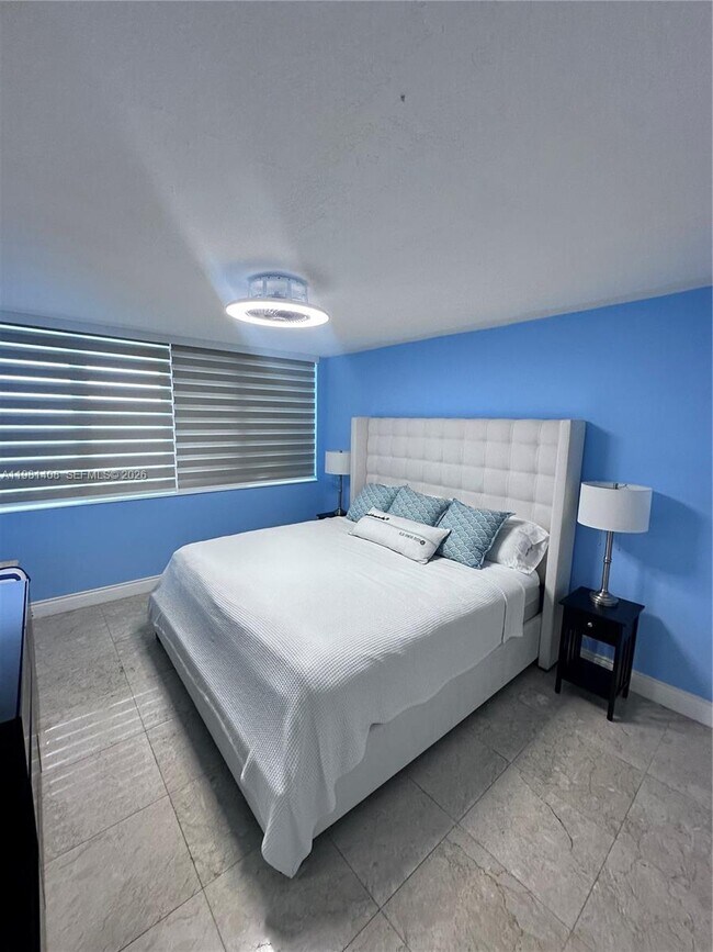 Foto del edificio - 3140 S Ocean Dr