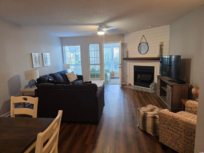 Foto del edificio - 1 Club Cir