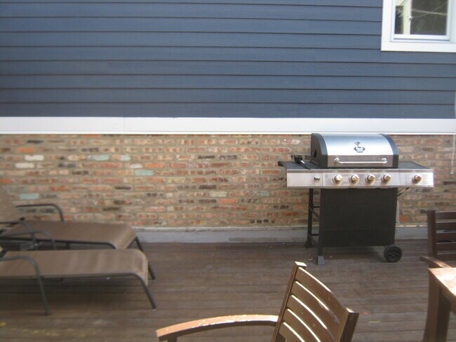 Foto del edificio - 2522 N Burling St