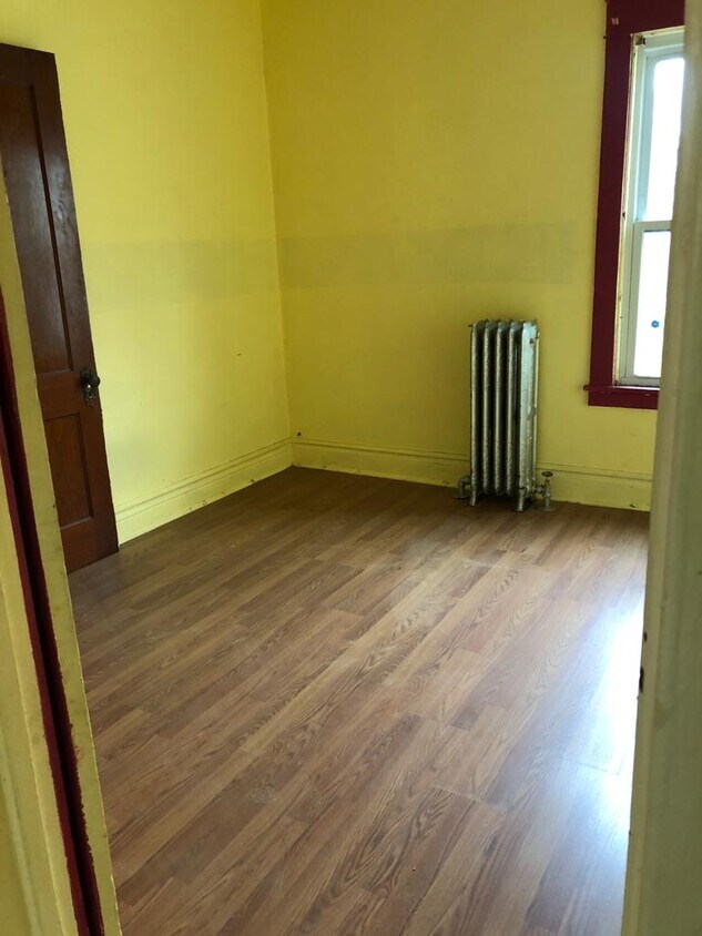 Primary Photo - 295 Leroy Ave