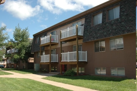 Building Photo - Riverbend - Newly Renovated! Call today!