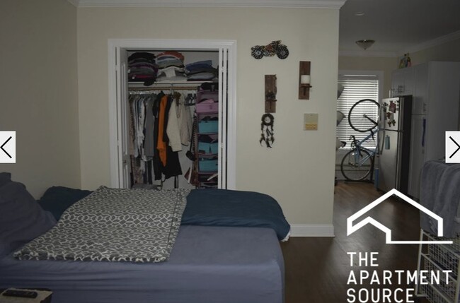 Foto del edificio - 3817 N Greenview Ave