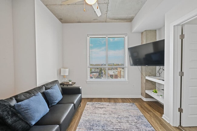 Building Photo - 28 Woolfe St