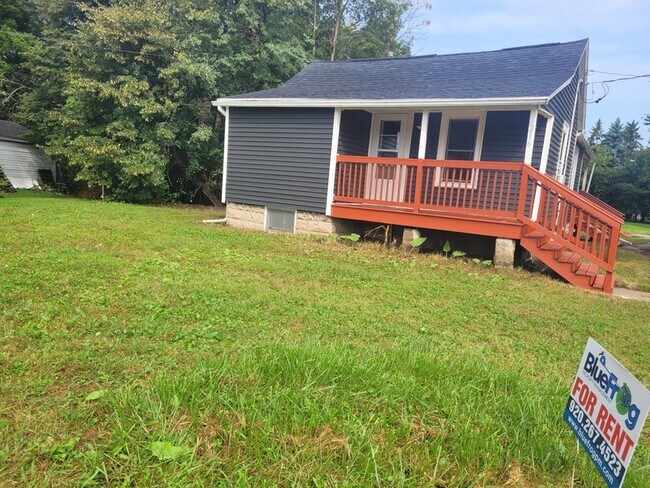 Foto del edificio - 216 W Foster St