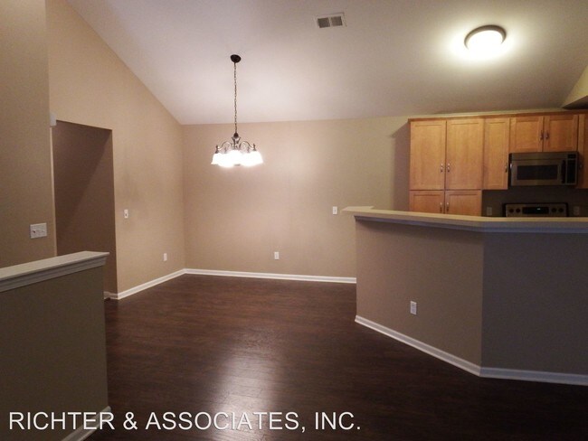 Foto del edificio - 2 br, 2 bath House - 512 OLDE ENGLISH CIRCLE