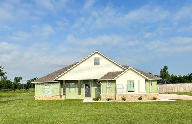 Primary Photo - 5004 Magnolia Mdw Wy