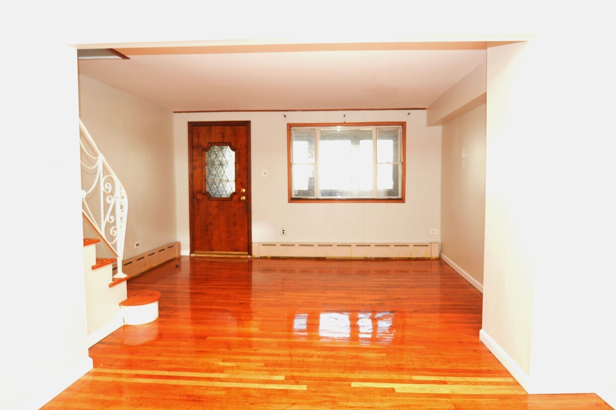 Foto principal - 2828 Sellers St