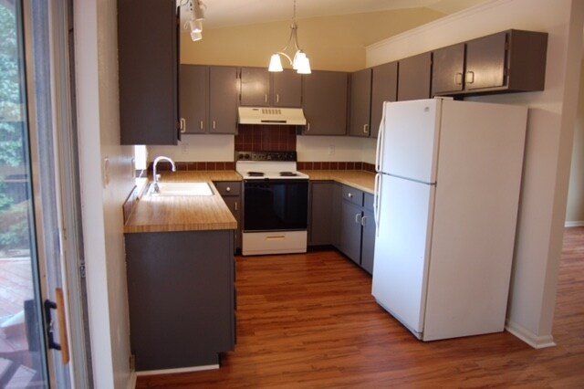 Primary Photo - 1724 Fremont Ct