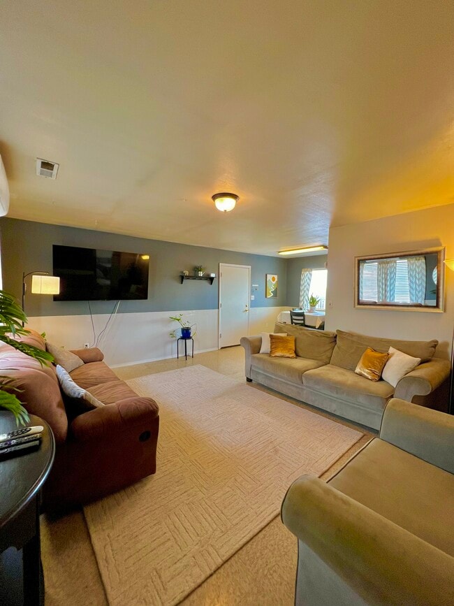 Building Photo - 3056 Tenorio Dr