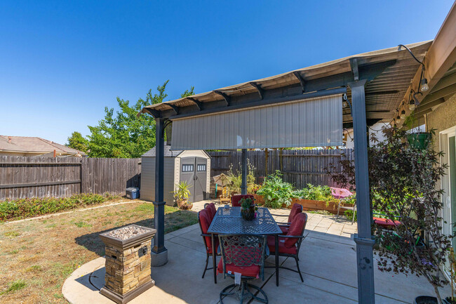 Building Photo - 115 Callaway Ln