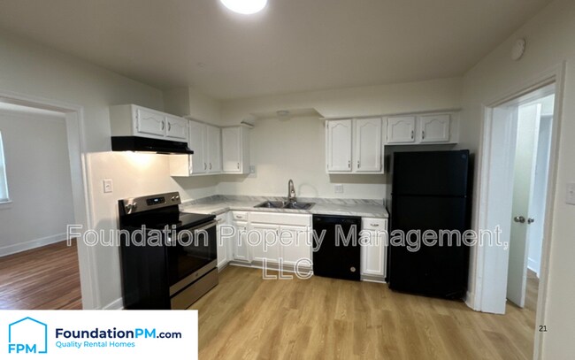 Foto del edificio - 1736 South Parkway East