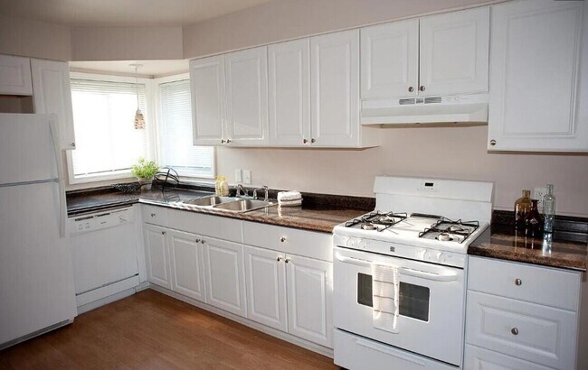 Foto del edificio - 14255 Cavell St