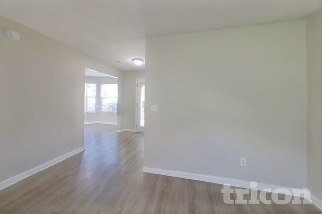 Building Photo - 464 Berkshire Pl