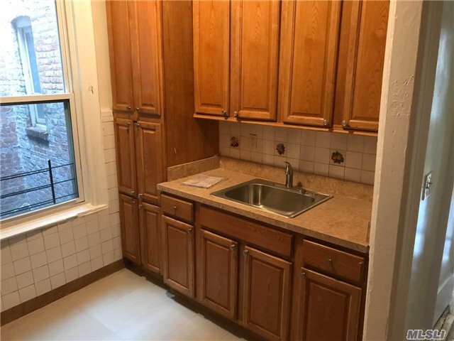 Building Photo - 716 Fenimore St