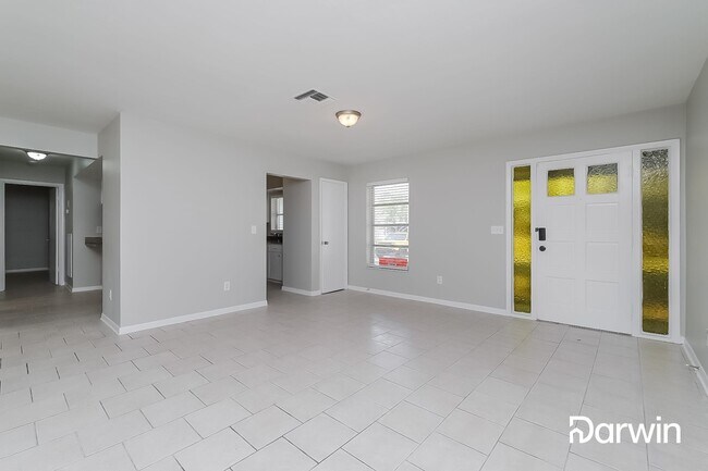 Building Photo - 7336 Acorn Cir, Spring Hill, FL 34606