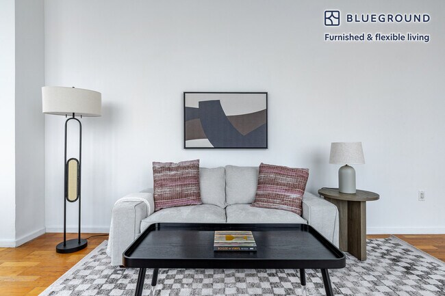 Foto del edificio - 635 W 42nd St