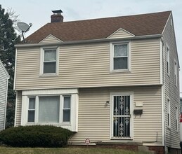 Building Photo - 4038 Lyman Ave